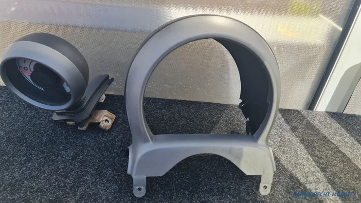 toerenteller-afdekkap-aygo-c1-107-grijs-832700h010-compleet-plug-and-play-2005-2015 — foto 4