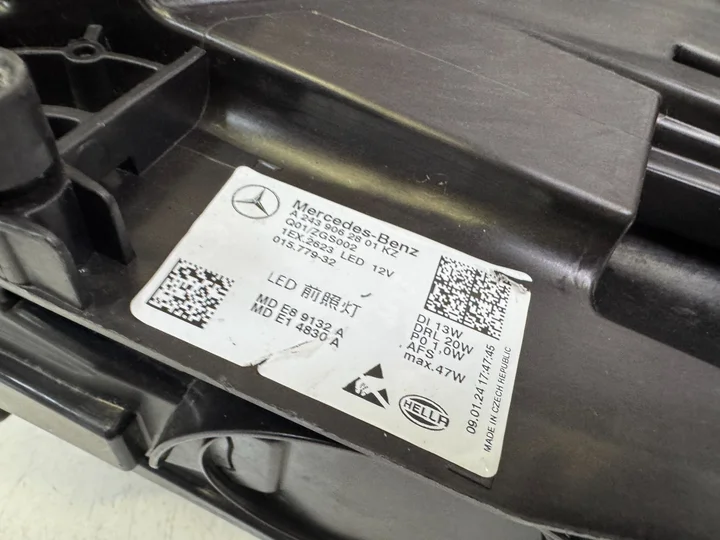 eqa-eqb-h243-x243-vol-led-koplamp-rechts-a2439062801kz — foto 7