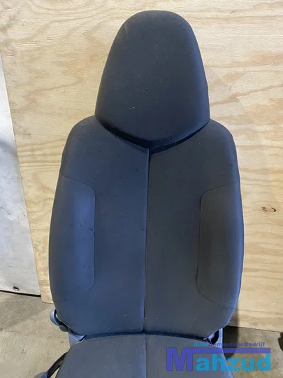 toyota-aygo-zwart-interieur-3-deurs-20052014 — foto 5
