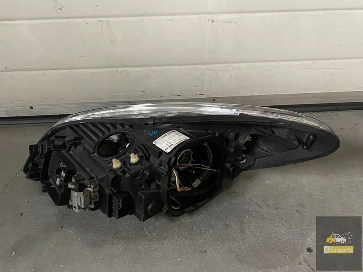 31214804-volvo-c30-lift-xenonkoplamp-rechts — foto 3
