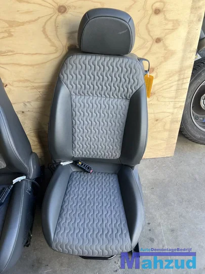 opel-corsa-d-3-deurs-half-leer-interieur-20062015 — foto 2