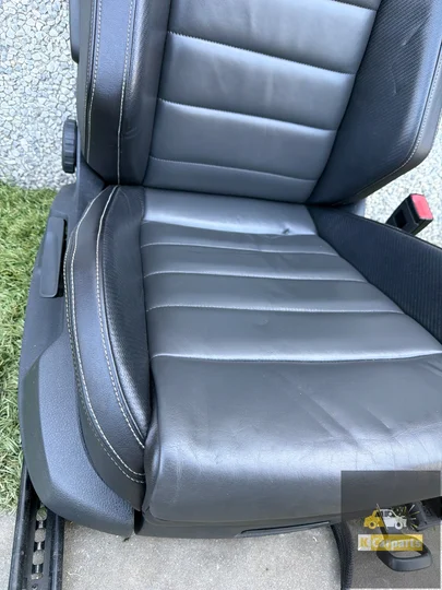 interieur-vw-golf-7-r-r20-ledercarbon-links-passagiers-stoel — foto 7
