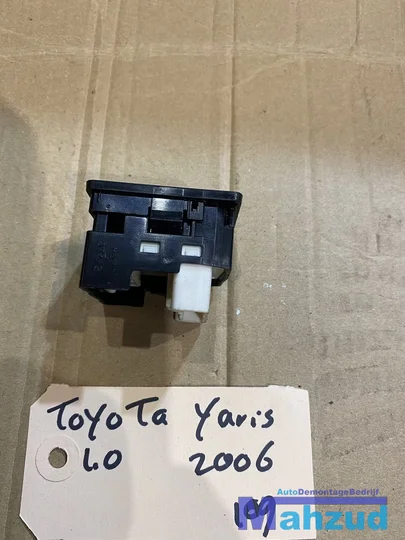 toyota-yaris-p9-spiegelverstelling-schakelaar-183574 — foto 3