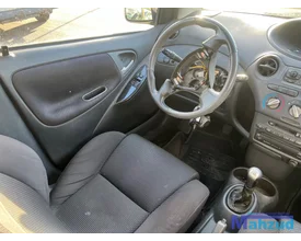toyota-yaris-p1-dashboard-kast-delen-onderdelen — foto 3