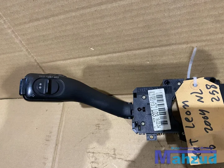 seat-leon-combi-cruise-controle-knipperlicht-ruitenwisser-schakelaar — foto 2