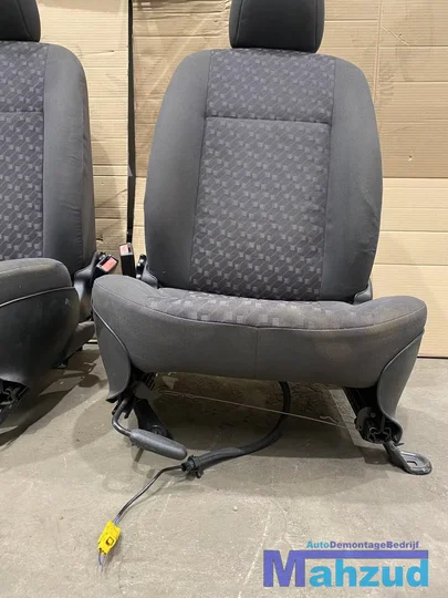 ford-fiesta-4-voorstoelen-bestuurdersstoel-bijrijdersstoel — foto 4