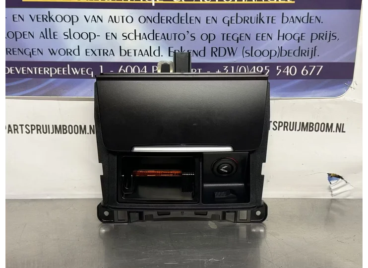 audi-a5-asbak-met-12-volt-aansteker