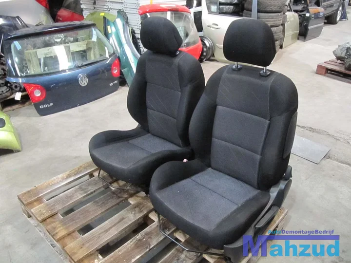 peugeot-207-compleet-interieur-5-deurs-zwart-grijs — foto 2