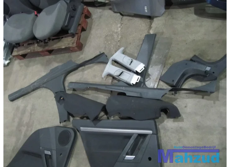 opel-vectra-c-sedan-compleet-interieur-zwart-grijs