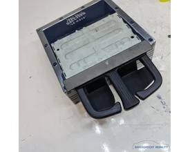 vw-golf-iv-bora-bekerhouder-1j0858601d-nieuw-model-cupholder-grijs-zilver-aluminium-1998-1999-2000-2001-2002-2003-2004-gebruikt-barendrecht-mobility-service — foto 6