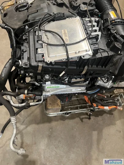 mercedes-c-klasse-w206-c300e-20-hybrid-motor-254920 — foto 7