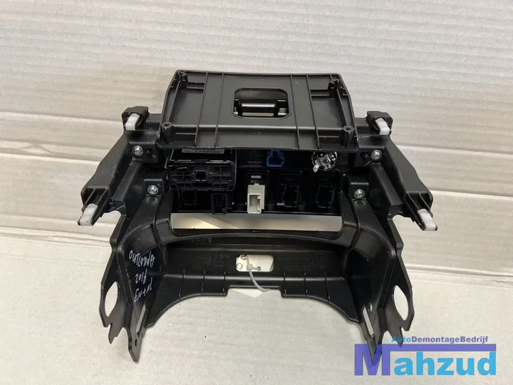 mitsubishi-outlander-phev-middenconsole-paneel-2015 — foto 3