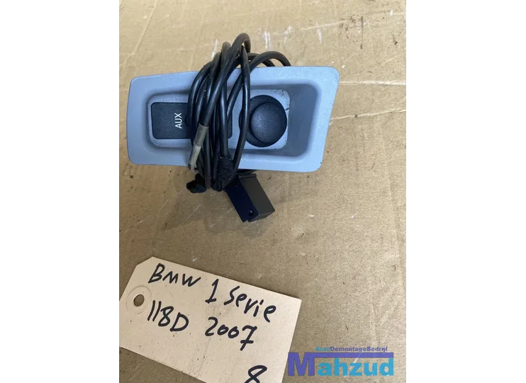 bmw-1-serie-e87-aux-sigaretten-aansteker-uk-engels