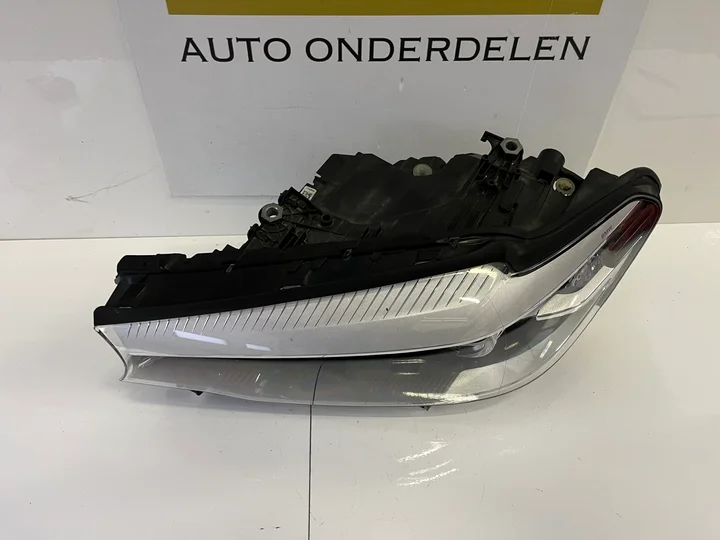 bmw-g30-g31-5-serie-vol-led-koplamp-rechts-849911501 — foto 7