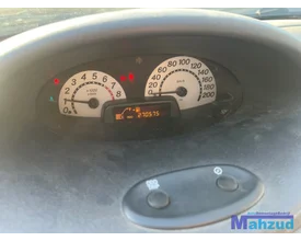 toyota-yaris-p1-dashboard-kast-delen-onderdelen — foto 5