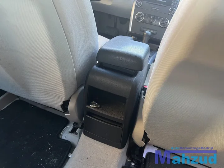mercedes-b-klasse-w245-20-blauw-375-onderdelen-266960-motor — foto 12