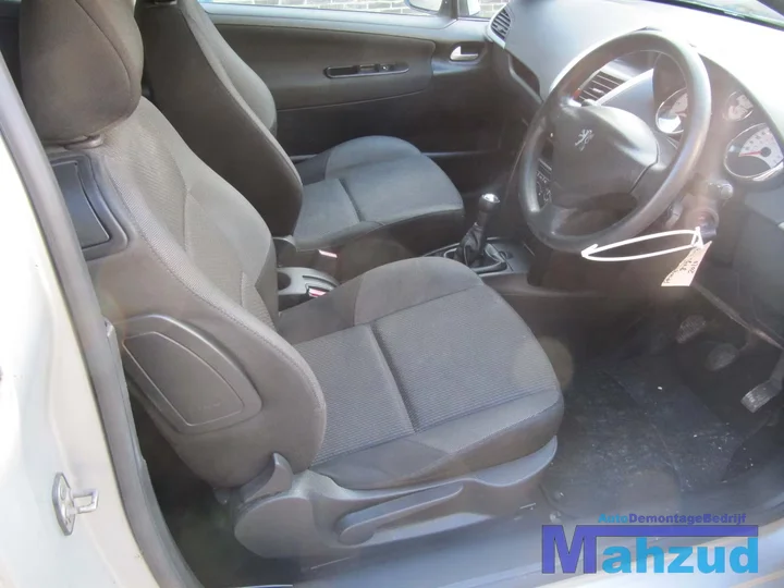 2010-peugeot-207-14-demontage-sloop-212 — foto 9