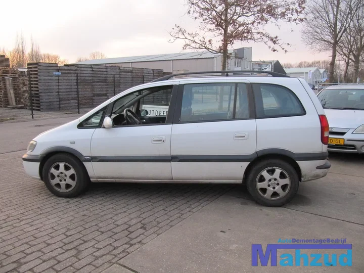 2004-opel-zafira-a-22-16v-dti-demontage-sloop75 — foto 4