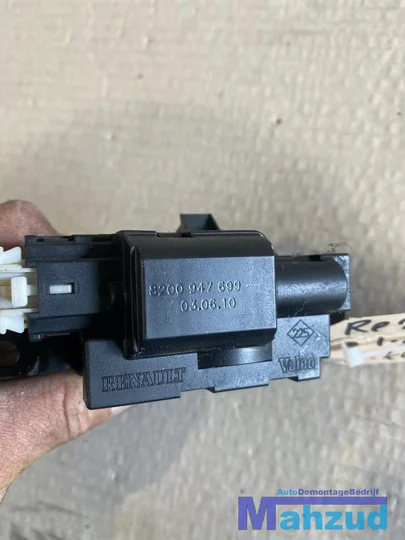 renault-clio-3-achterklep-slot-mechaniek-8200947699 — foto 3