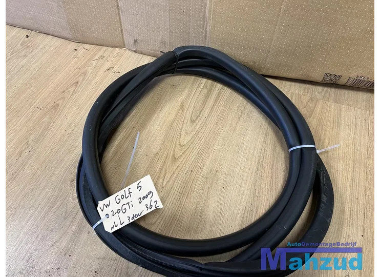 VW GOLF 5 Links 3 deurs deurrubber portierubber 2003-2009