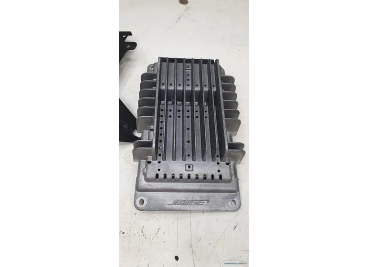 Audioverstärker Bose A4 B6 Audi 8H0035223B original gebraucht 2003 / 2009