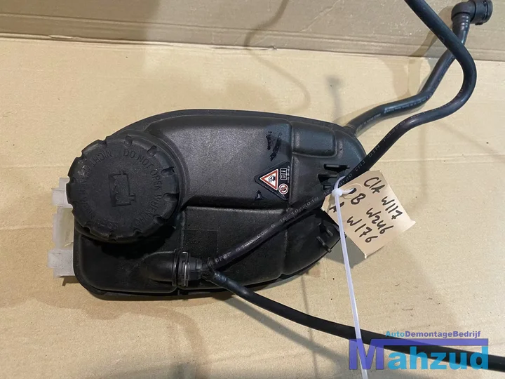 mercedes-a-b-gla-cla-klasse-expansievat-tank-leiding — foto 4