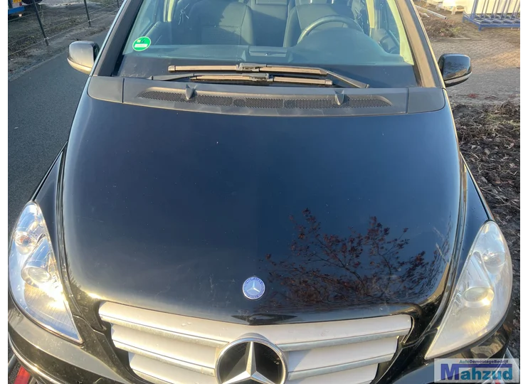 Capot noir 191 pour Mercedes Classe B W245 (2004-2011)