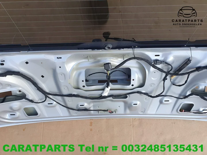 8u0827025b-q3-kofferdeksel-q3-achterklep-q3-lz7g-flor-silber — foto 9