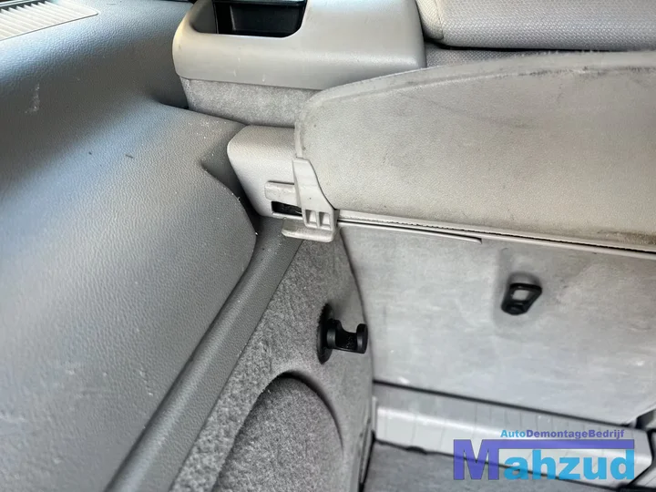 mercedes-b-klasse-w245-20-blauw-375-onderdelen-266960-motor — foto 34