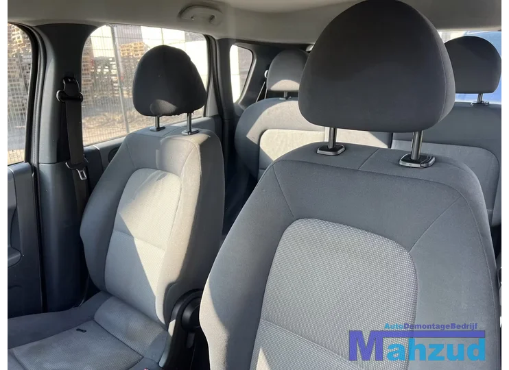 mitsubishi-colt-6-compleet-interieur-5-deurs-20042014