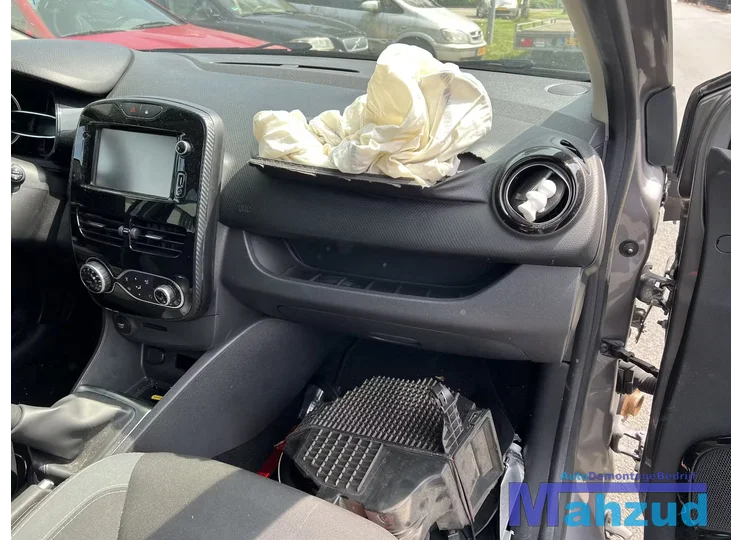 renault-clio-4-dashboard-delen-radio-teller-schakelaar-20122019