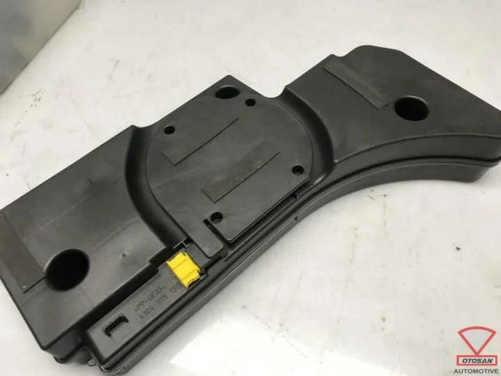 vw-polo-2g-2018-vag-subwoofer-beats-2g0035621 — foto 3