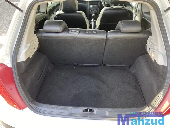 2010-peugeot-207-sport-16-16v-ep6-wit-ewp-onderdelen-17-inch — foto 28