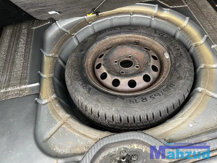 ford-focus-1-turnier-16-16v-demontage-station-onderdelen — foto 18