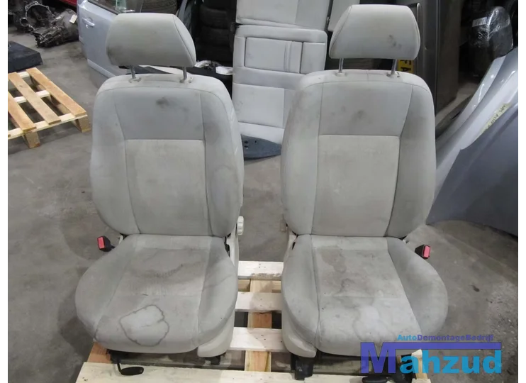 FORD MONDEO 3 SEDAN WIT INTERIEUR COMPLEET