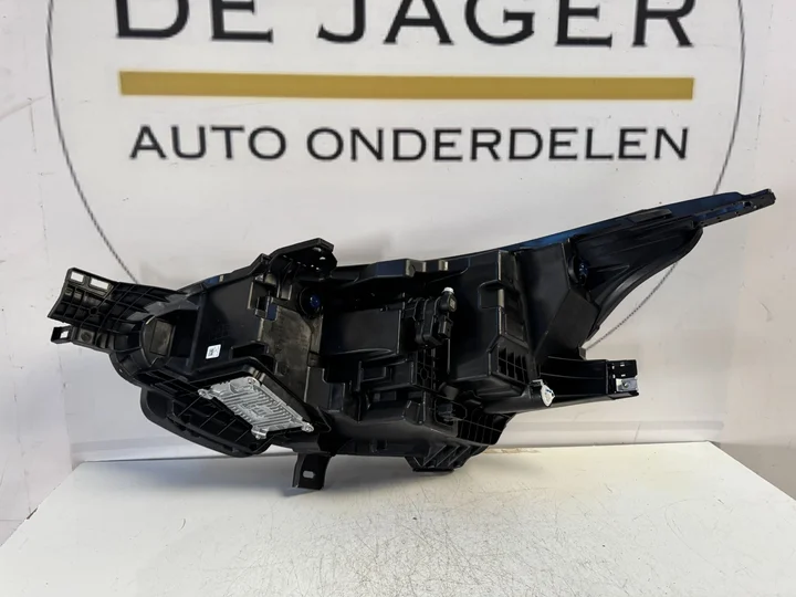 nissan-qashqai-j12-facelift-koplampen-26060hn25a-26010hn25a — foto 4