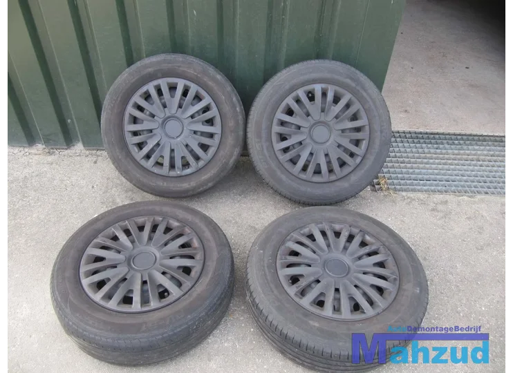 PEUGEOT 307 VELGEN BANDEN 195 65 15 INCH 4X108
