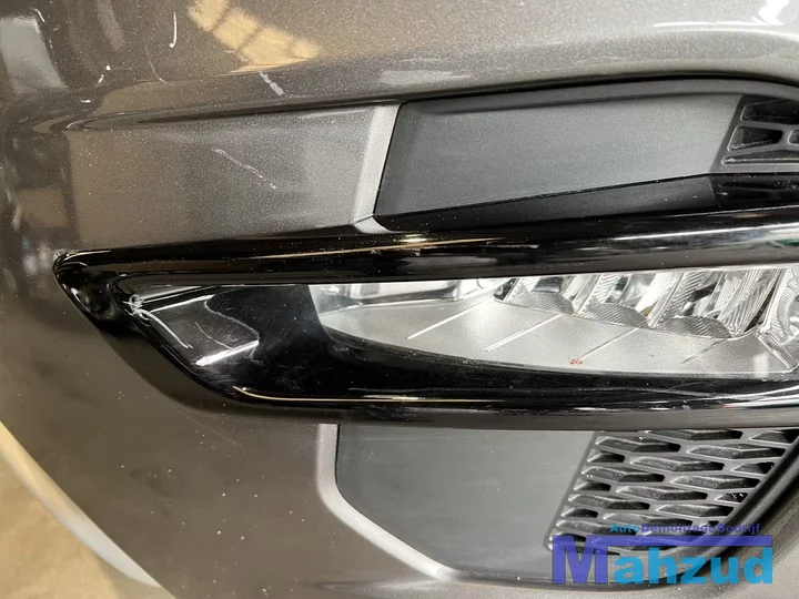 landrover-discovery-sport-l550-grijs-voorkop-2015 — foto 8