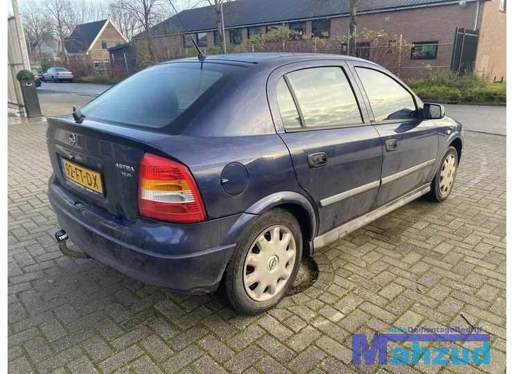 opel-astra-g-blauw-z282-achterbumper-achterklep-achterlicht