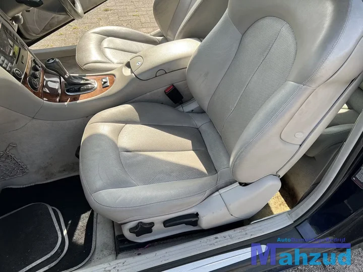 mercedes-clk-w209-cabrio-blauw-onderdelen-demontage — foto 24