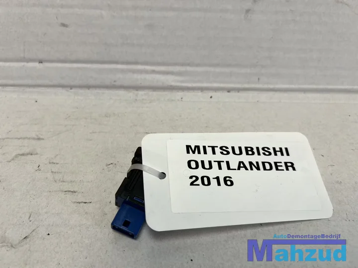 mitsubishi-outlander-phev-esp-offroad-schakelaar-2015-299165643 — foto 2