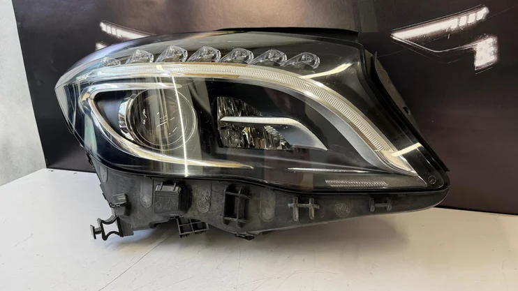 rechts-koplamp-mercedes-gla-156-bixenon-richtingsverlichting-a1569062400 — foto 3