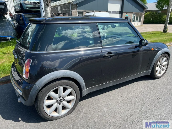 mini-cooper-one-r50-r53-16-zwart-3039-demontage-onderdelen — foto 6