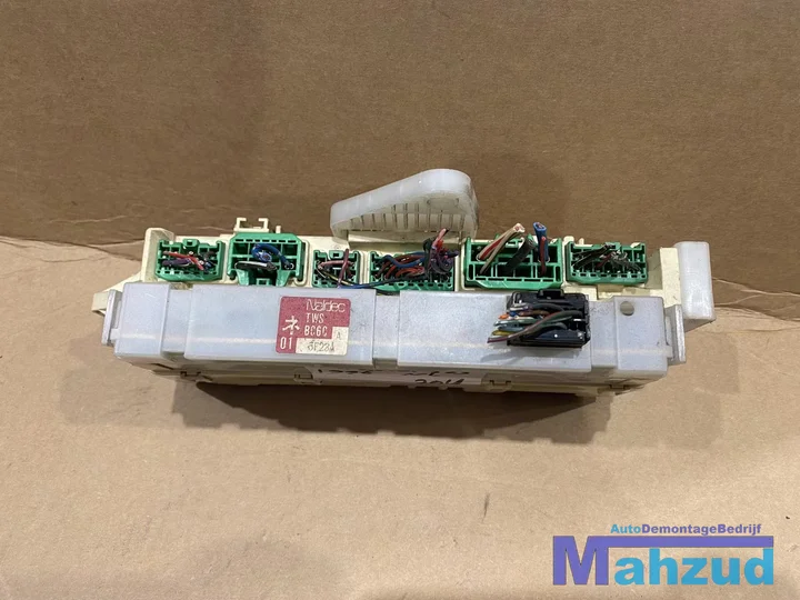 mazda-323-f-15-zekeringkast-zekeringenkast-bc6c-5f23a — foto 3