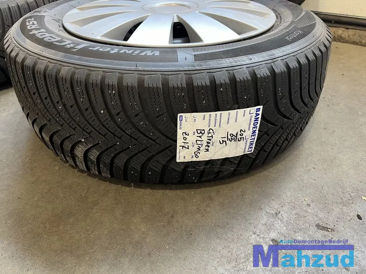 peugeot-citroen-berlingo-velgen-4x108-651-15-inch-winter-banden — foto 2