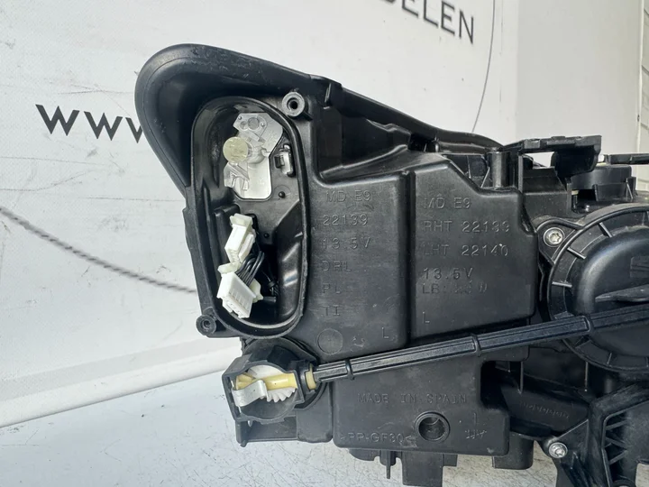 seat-leon-4-5fb-5fa-full-led-koplamp-links-5fb941007g-2020 — foto 9