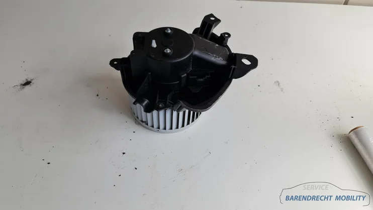 kachelmotor-fiat-fiorino-motor-ventilatie-ventilatiemotor-origineel-gebruikt-2008-2013 — foto 3