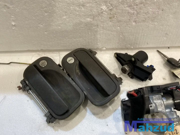 opel-corsa-b-contact-slot-set-met-3-sleutels-19941999 — foto 5