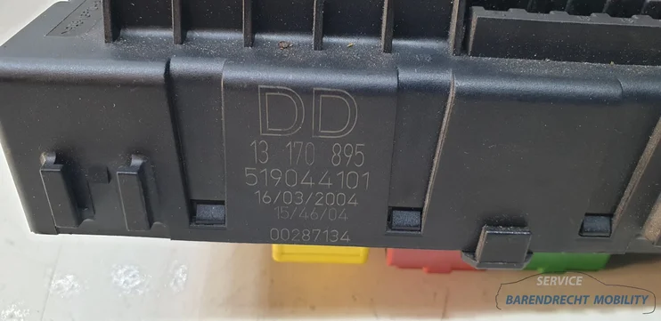 zekeringkast-opel-signum-vectra-c-09228740-13170895-origineel-gebruikt-2002-2008 — foto 2