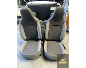 toyota-aygo-x-stoelen-set-bekleding-hoogte-verstelbaar